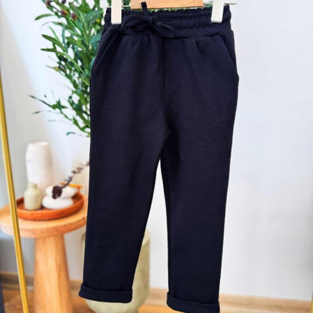 Erkek Çocuk Siyah Pantolon | Konforlu ve Günlük Stil Seçimi