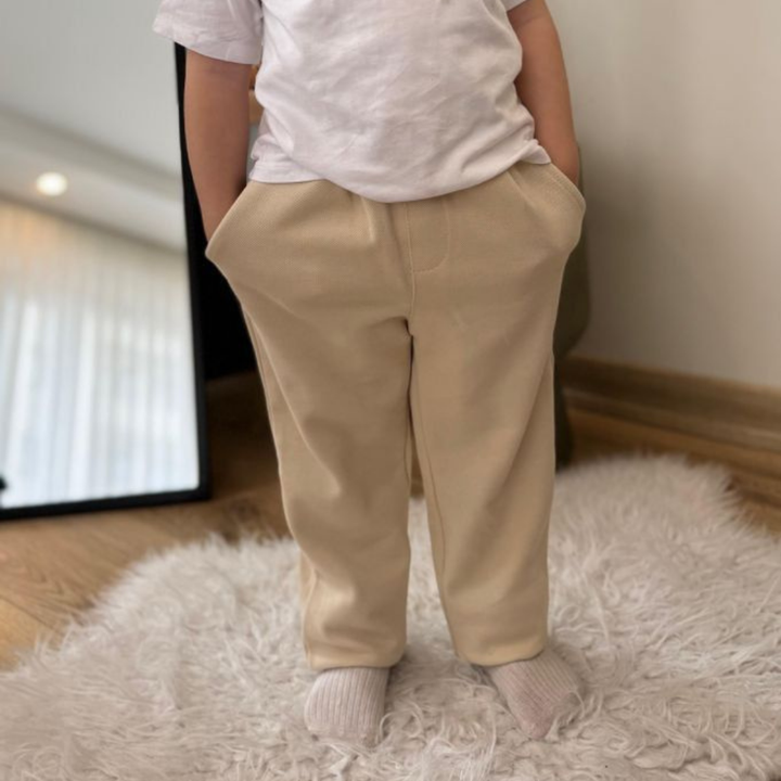 Erkek Çocuk Krem Pantolon | Konforlu ve Günlük Stil Seçimi
