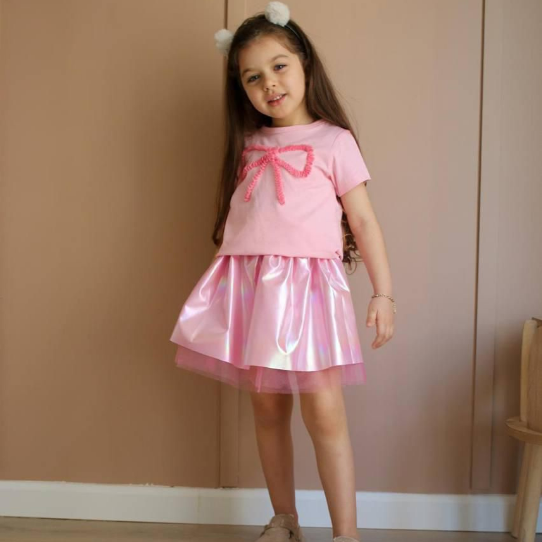 🎀 Pembe Fiyonk Detaylı T-Shirt ve Holografik Etek 2'li Kız Çocuk Takım