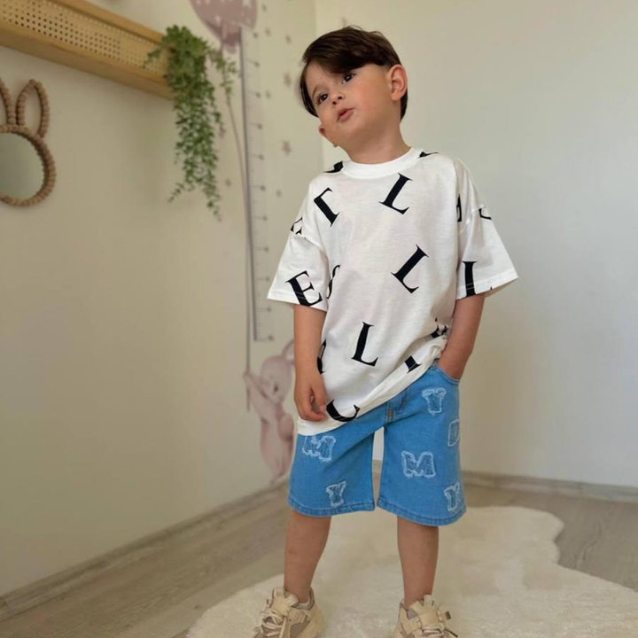 Stil Sahibi Minikler İçin Baskılı Tişört ve Kot Şort Takımı