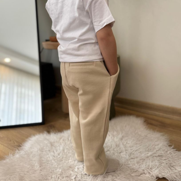 Erkek Çocuk Krem Pantolon | Konforlu ve Günlük Stil Seçimi