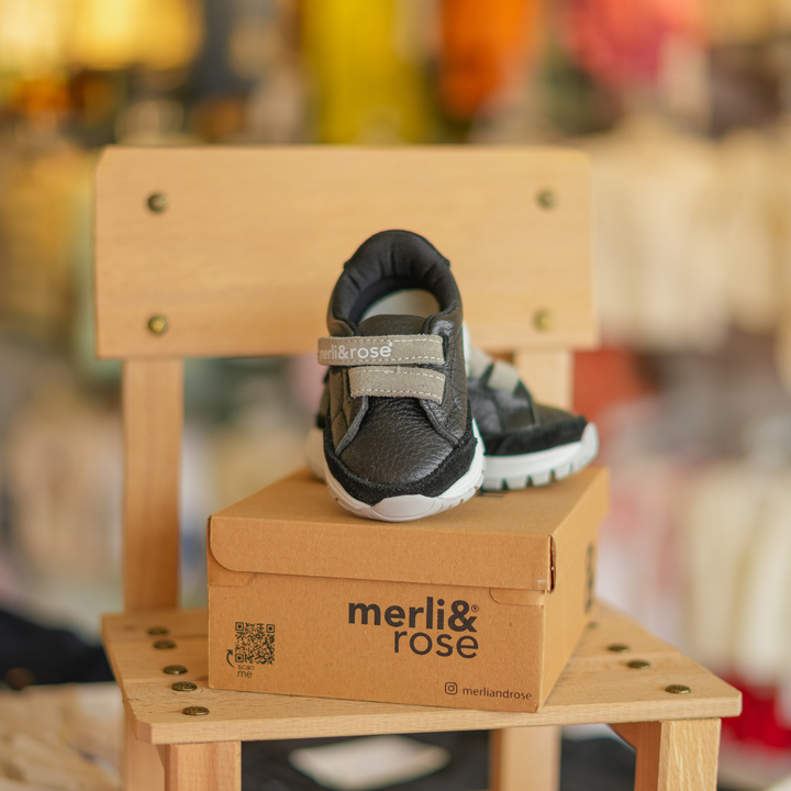 Merli & Rose Siyah Cırt Cırtlı Bebek Spor Ayakkabı