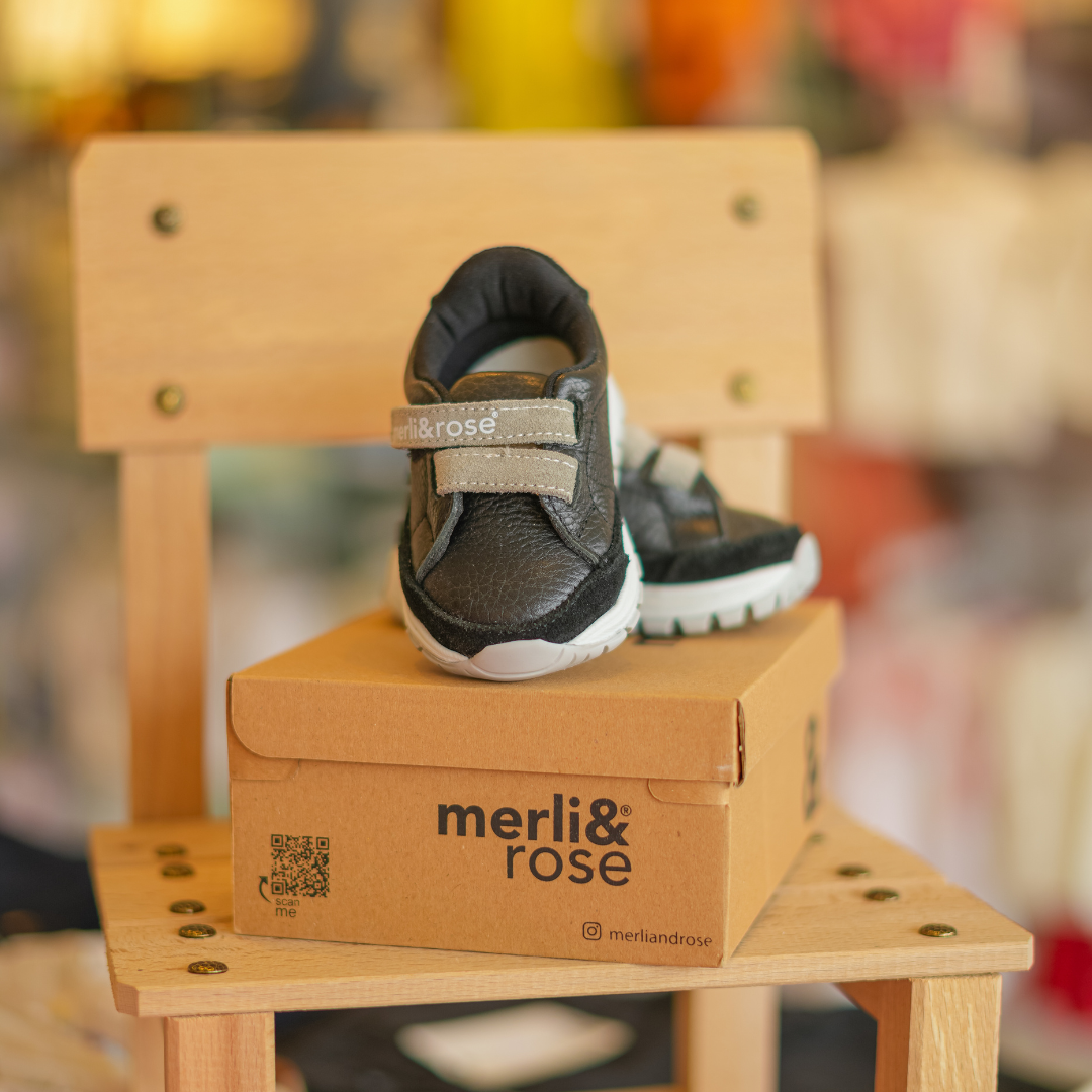 Merli & Rose Siyah Cırt Cırtlı Bebek Spor Ayakkabı