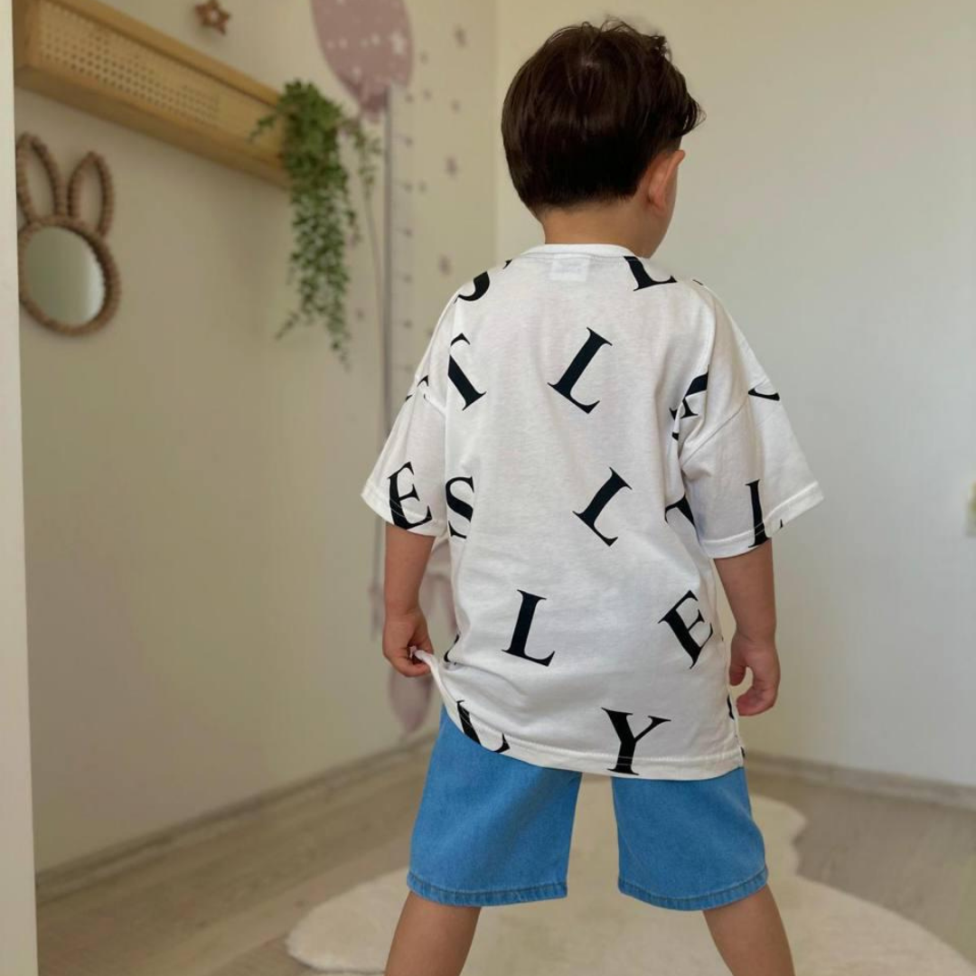 Stil Sahibi Minikler İçin Baskılı Tişört ve Kot Şort Takımı